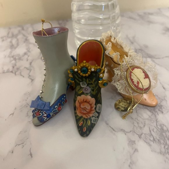 Heirloom Ornaments From Ashton-Drake High Button Beauty Three Miniature  Shoes - Picture 10 of 10